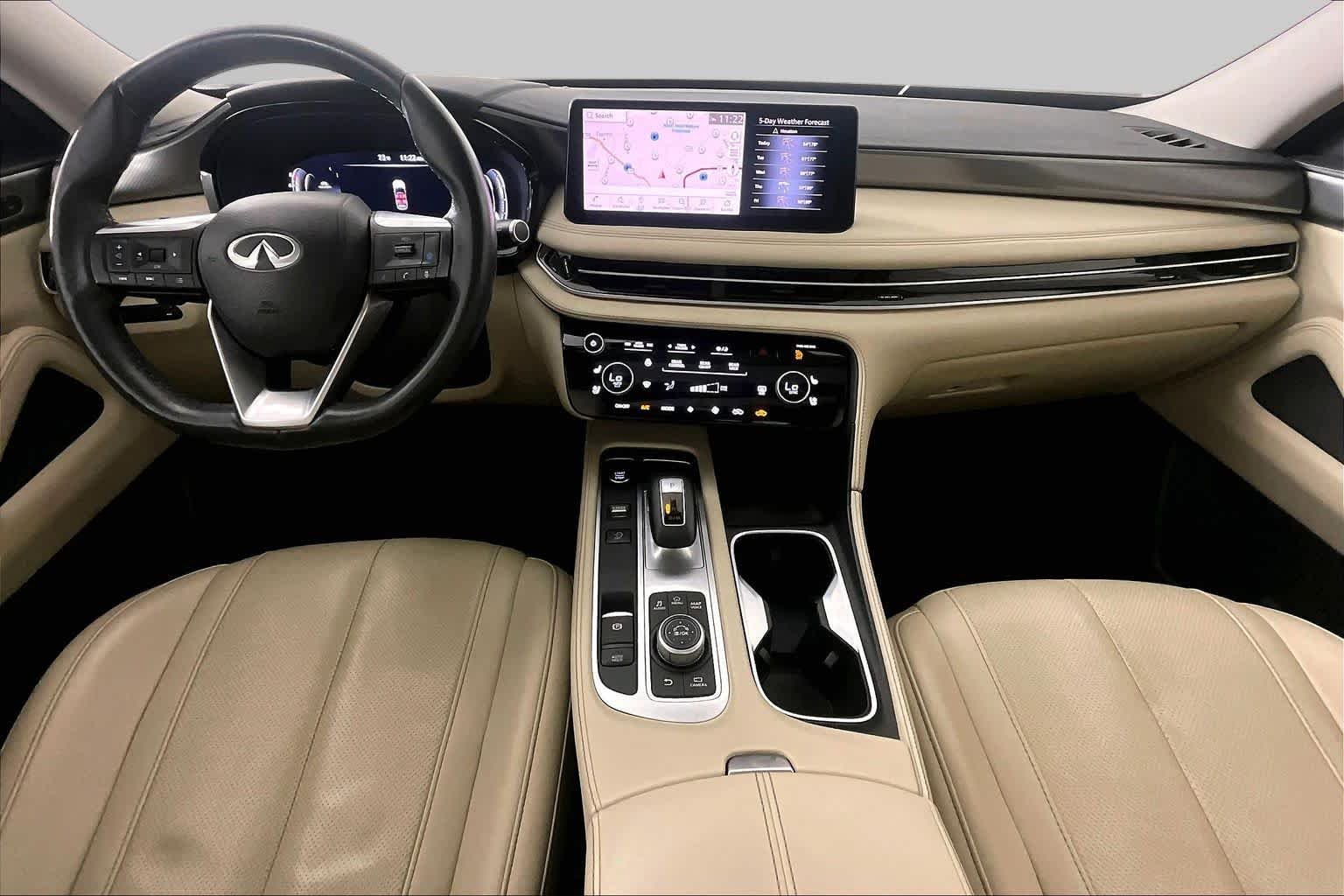 Used 2023 Majestic White INFINITI LUXE image 14