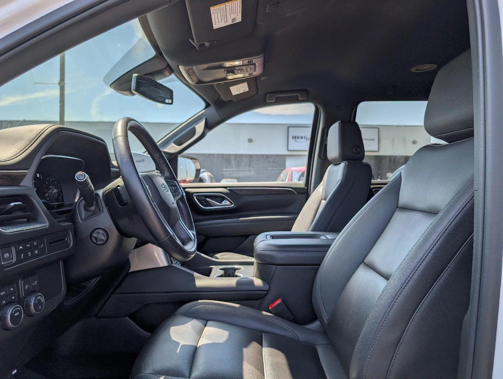 Used 2022 Summit White Chevrolet Z71 image 8