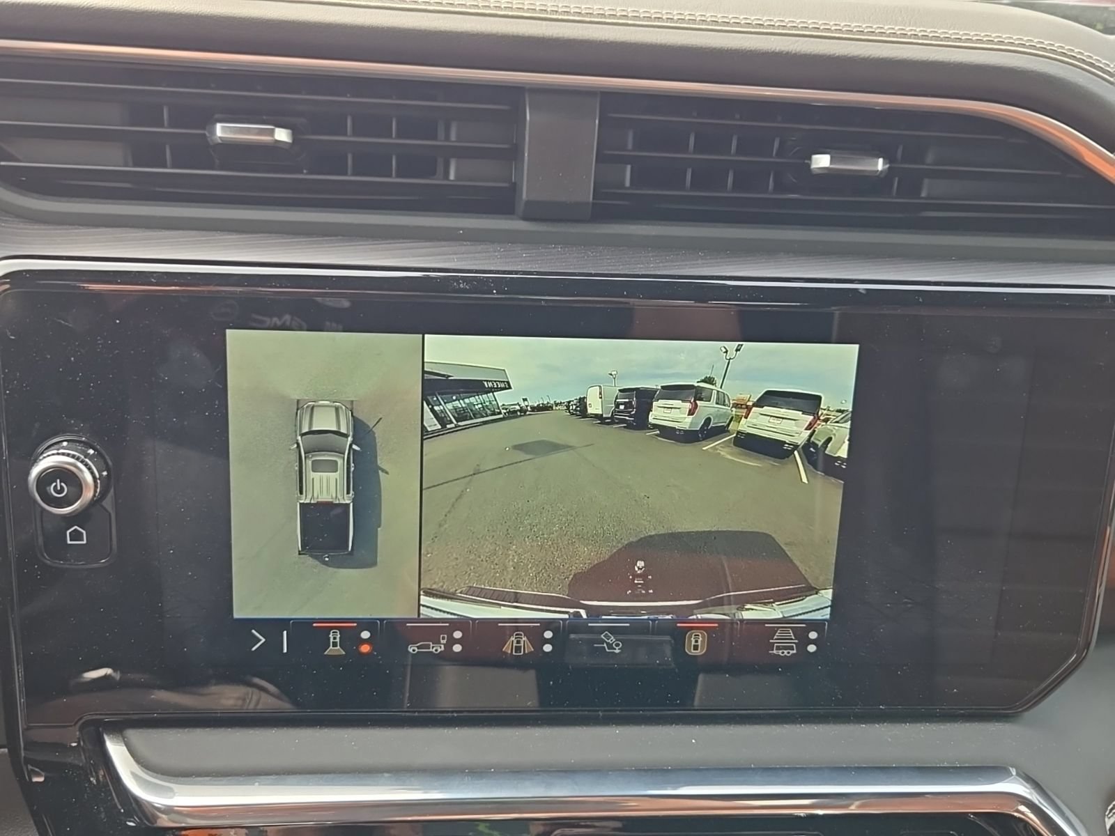 Used 2026 Glacier White Tricoat GMC Denali Ultimate image 24