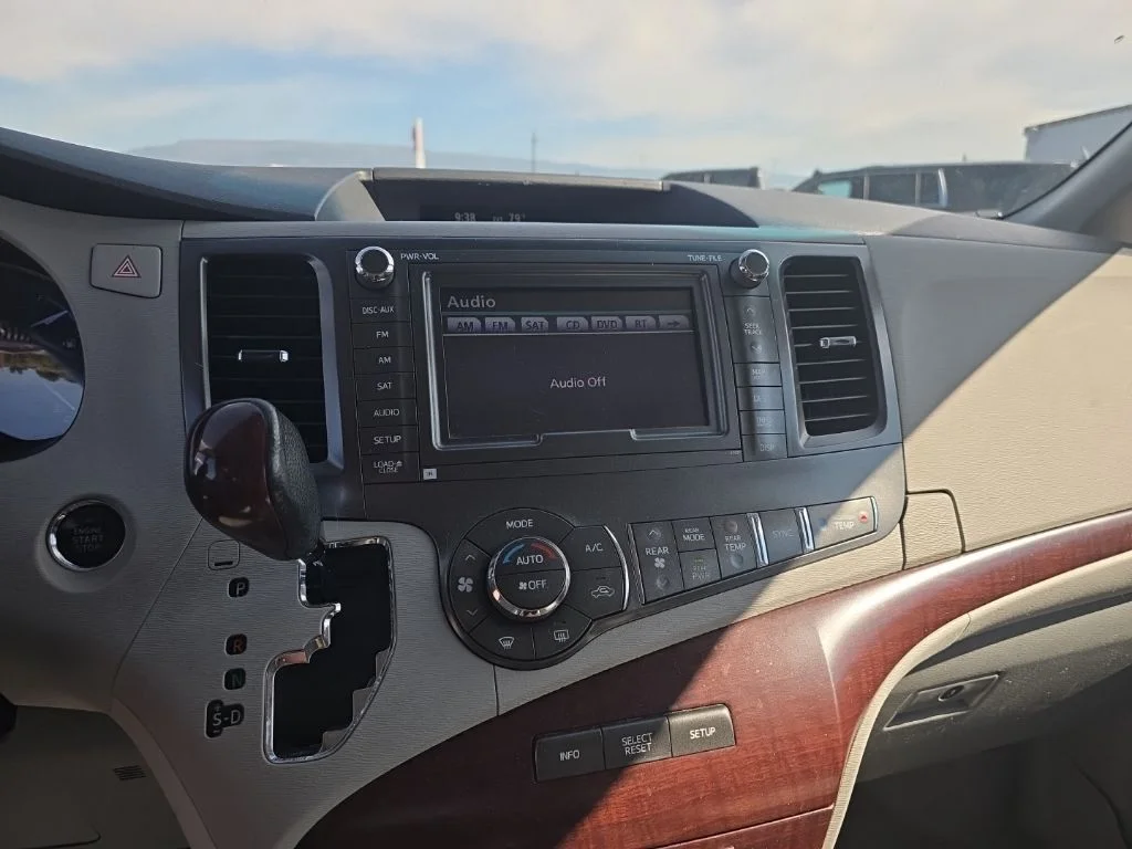 Used 2012 Blizzard Pearl Toyota Limited image 22