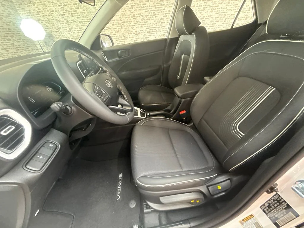 New 2026 Lunar White W/Black Roof Hyundai SEL image 22