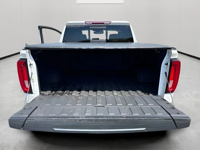 Used 2020 White GMC SLT image 38