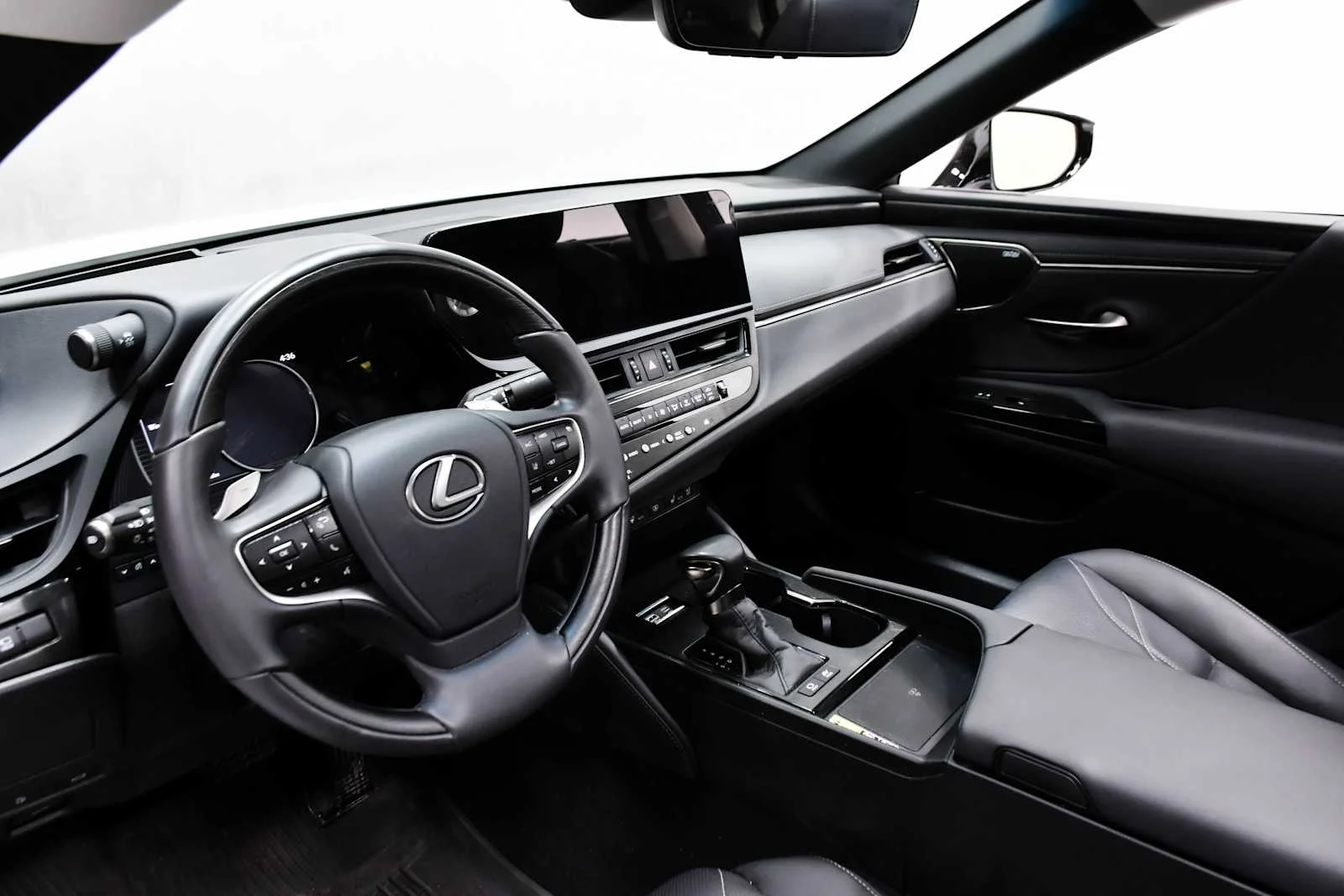 Certified Used 2024 EMINENT WHITE PEARL Lexus Ultra Luxury image 14