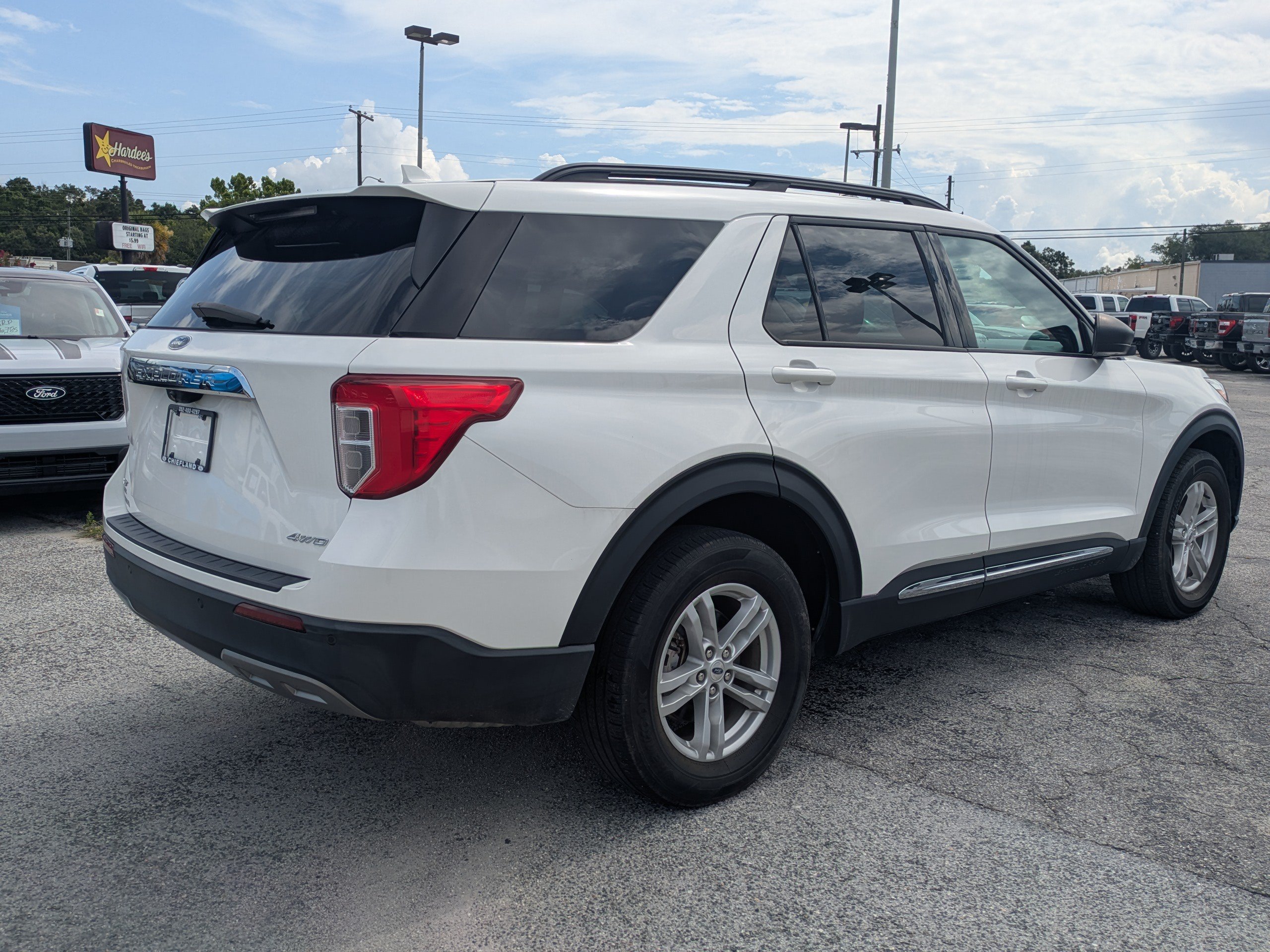 Used 2022 White Ford XLT image 4