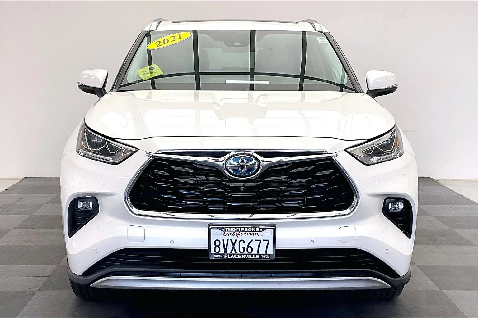 Used 2021 Blizzard Pearl Toyota Platinum image 2