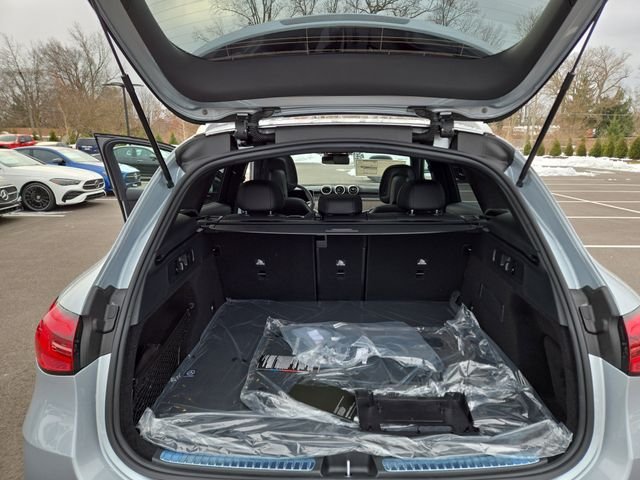 New 2026 Cirrus Silver Metallic Mercedes-Benz GLC300 image 29