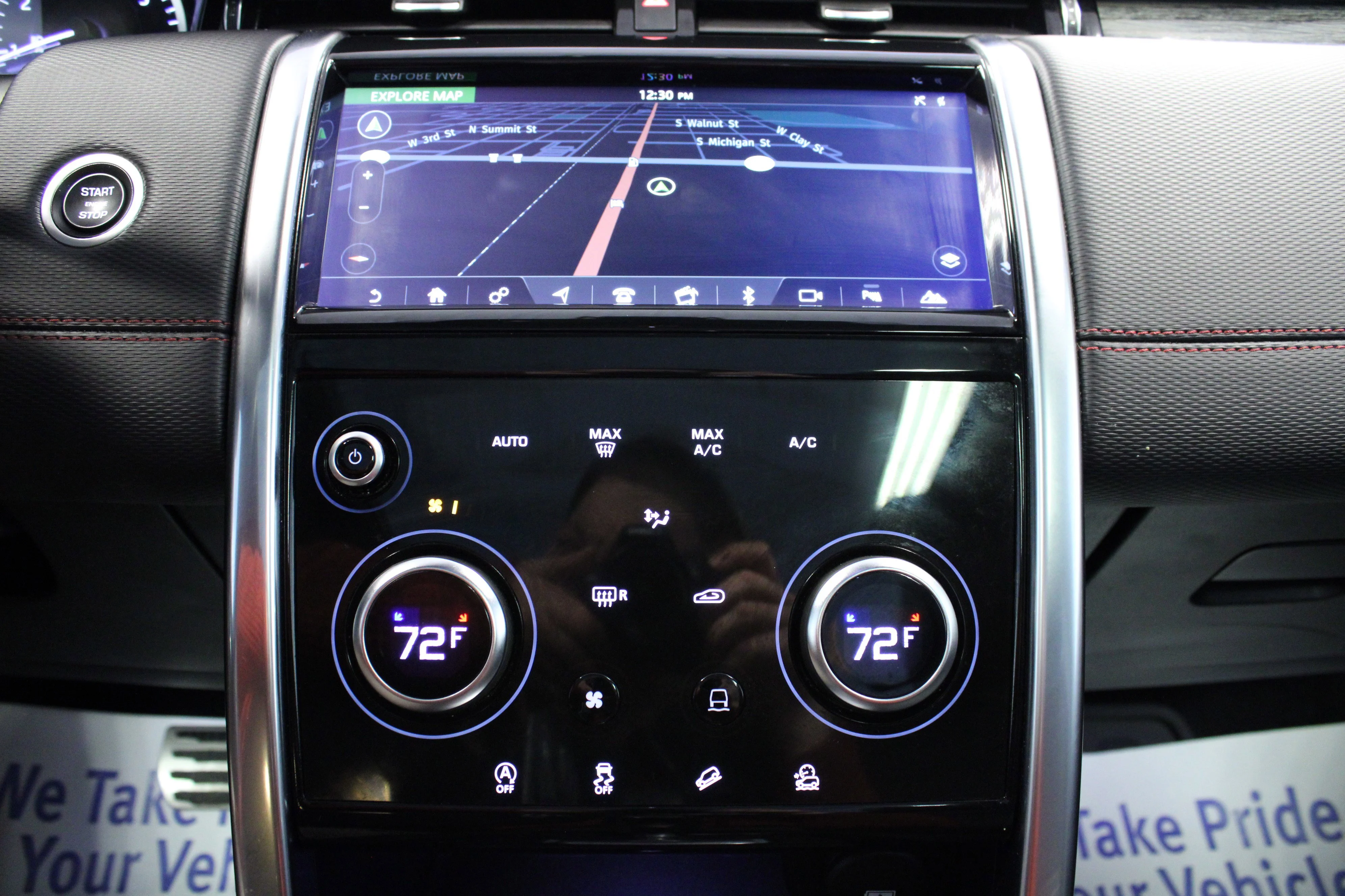 Used 2020 Fuji White Land Rover S R-Dynamic image 22