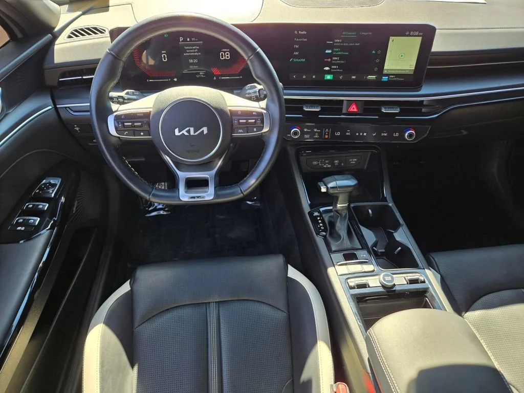 Used 2025 Wolf Gray Kia GT-Line image 12