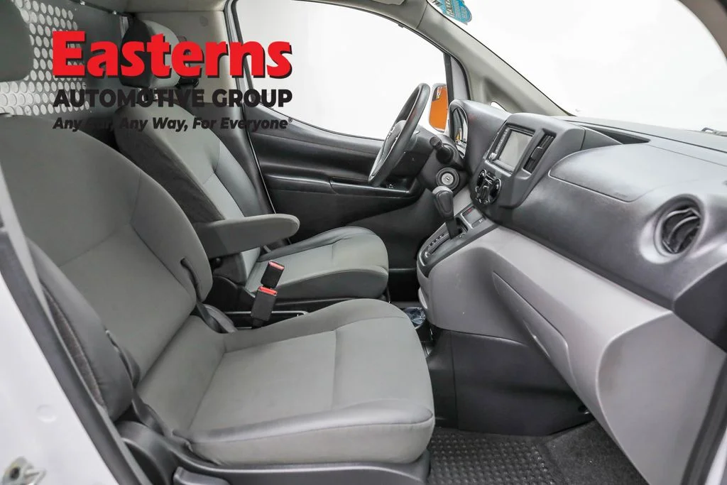 Used 2021 White Nissan SV image 23