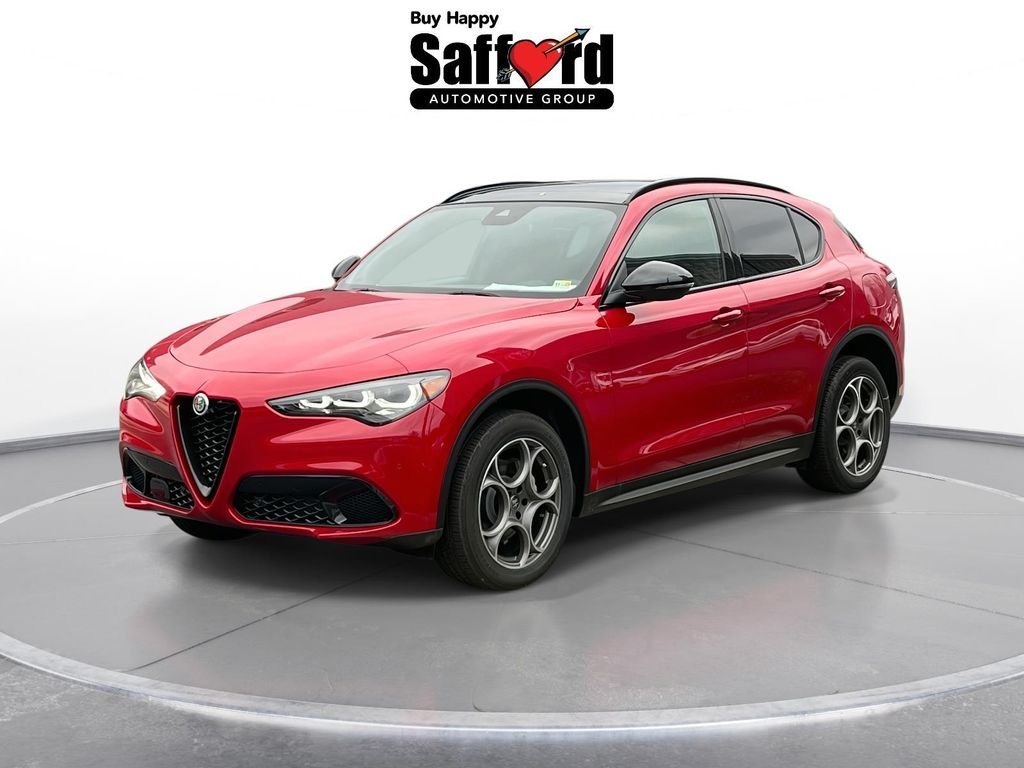 2025 Alfa Romeo Stelvio Base