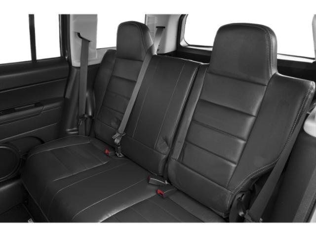 Used 2015 Bright White Clearcoat Jeep Latitude image 17