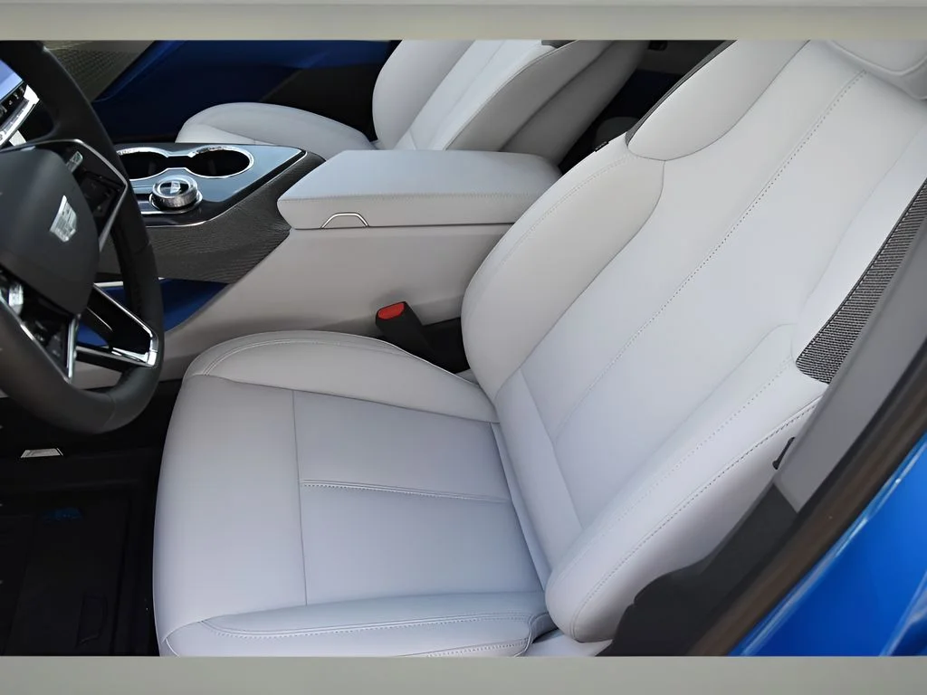 2026 Cadillac OPTIQ Luxury - Photo 12