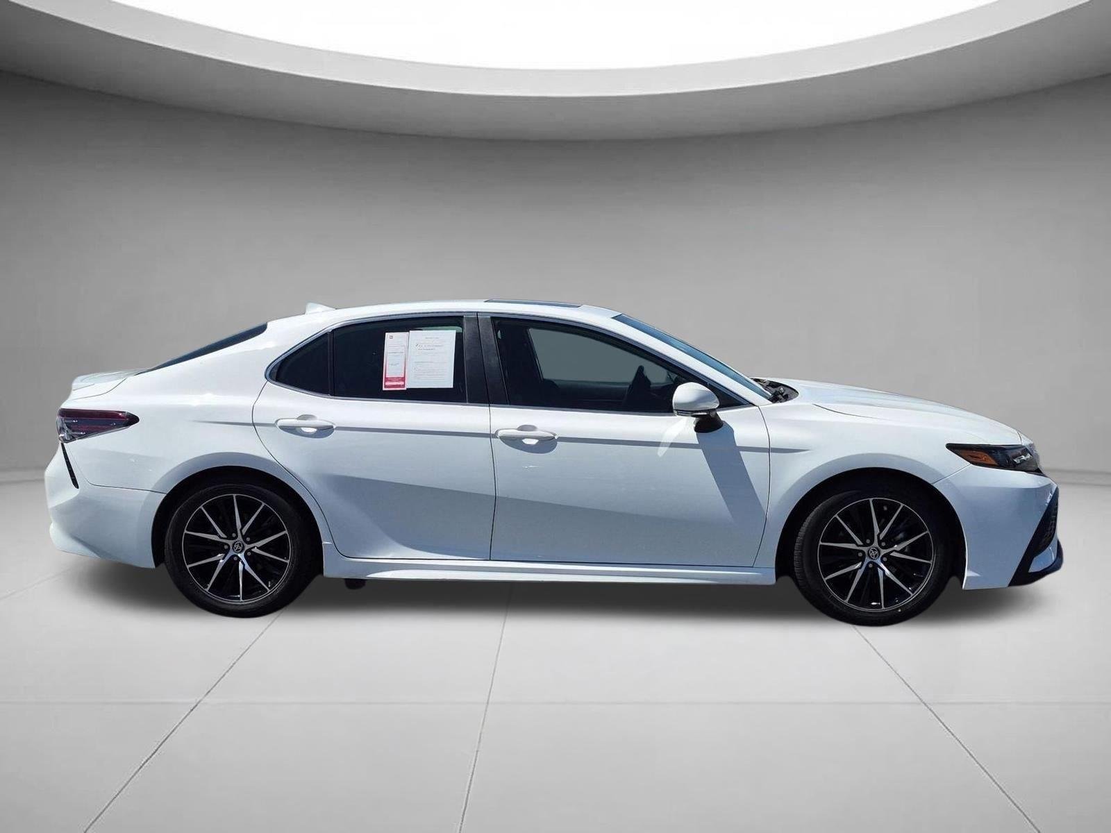 Used 2023 Ice Cap Toyota Hybrid SE image 5