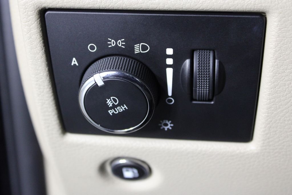 Used 2017 Black Jeep Limited image 22