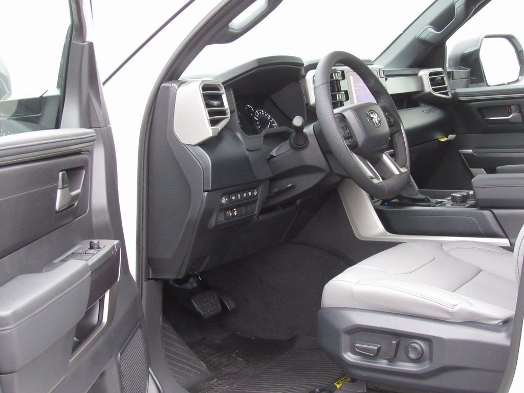 2026 Toyota Tundra SR5 - Photo 13