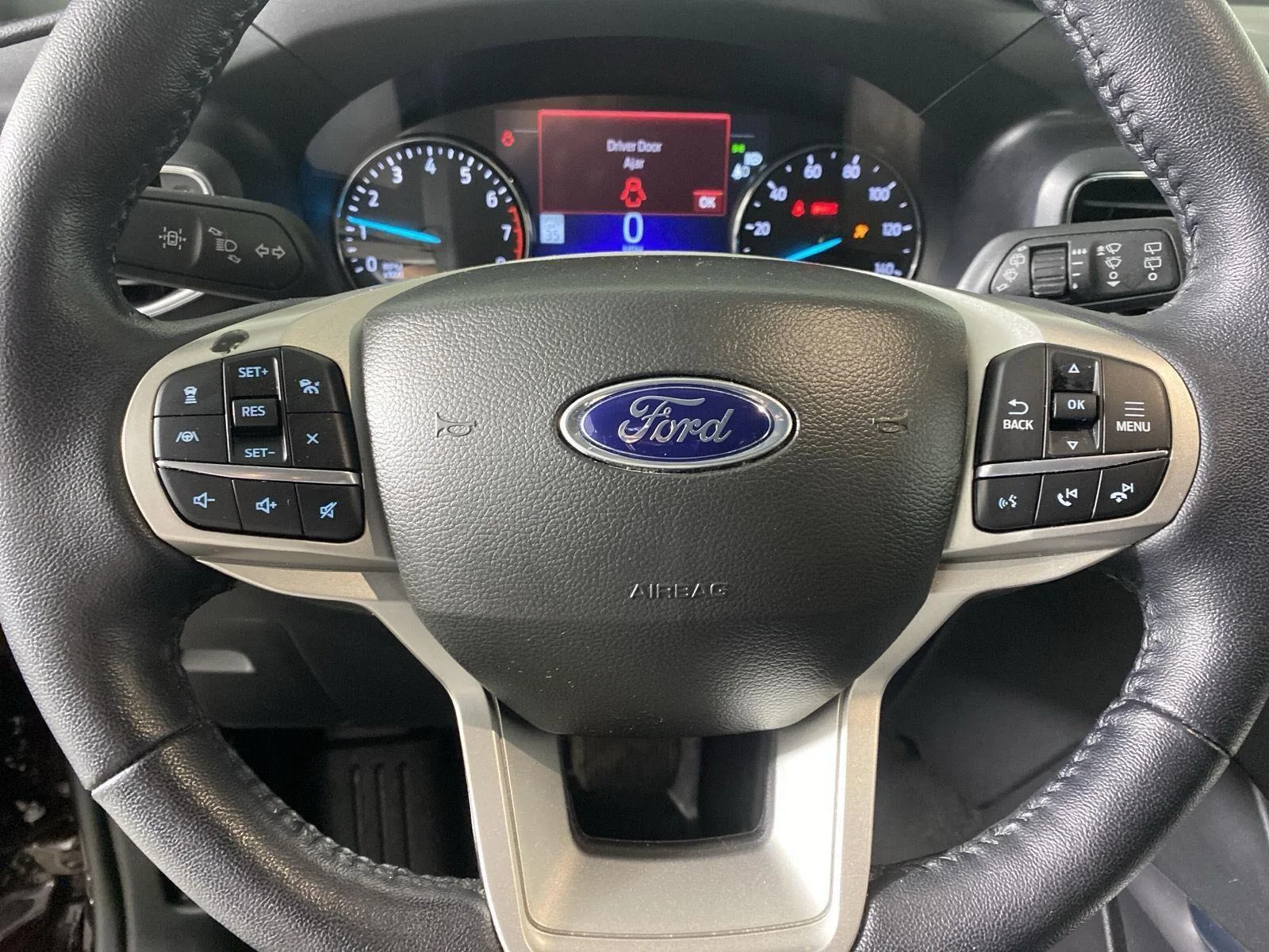 Used 2023 Jewel Red Metallic Tinted Clearcoat Ford XLT image 21