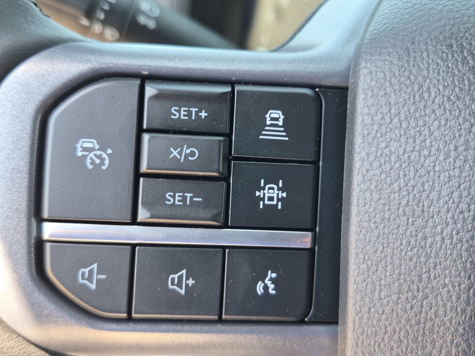 New 2026 Avalanche Ford XLT image 23