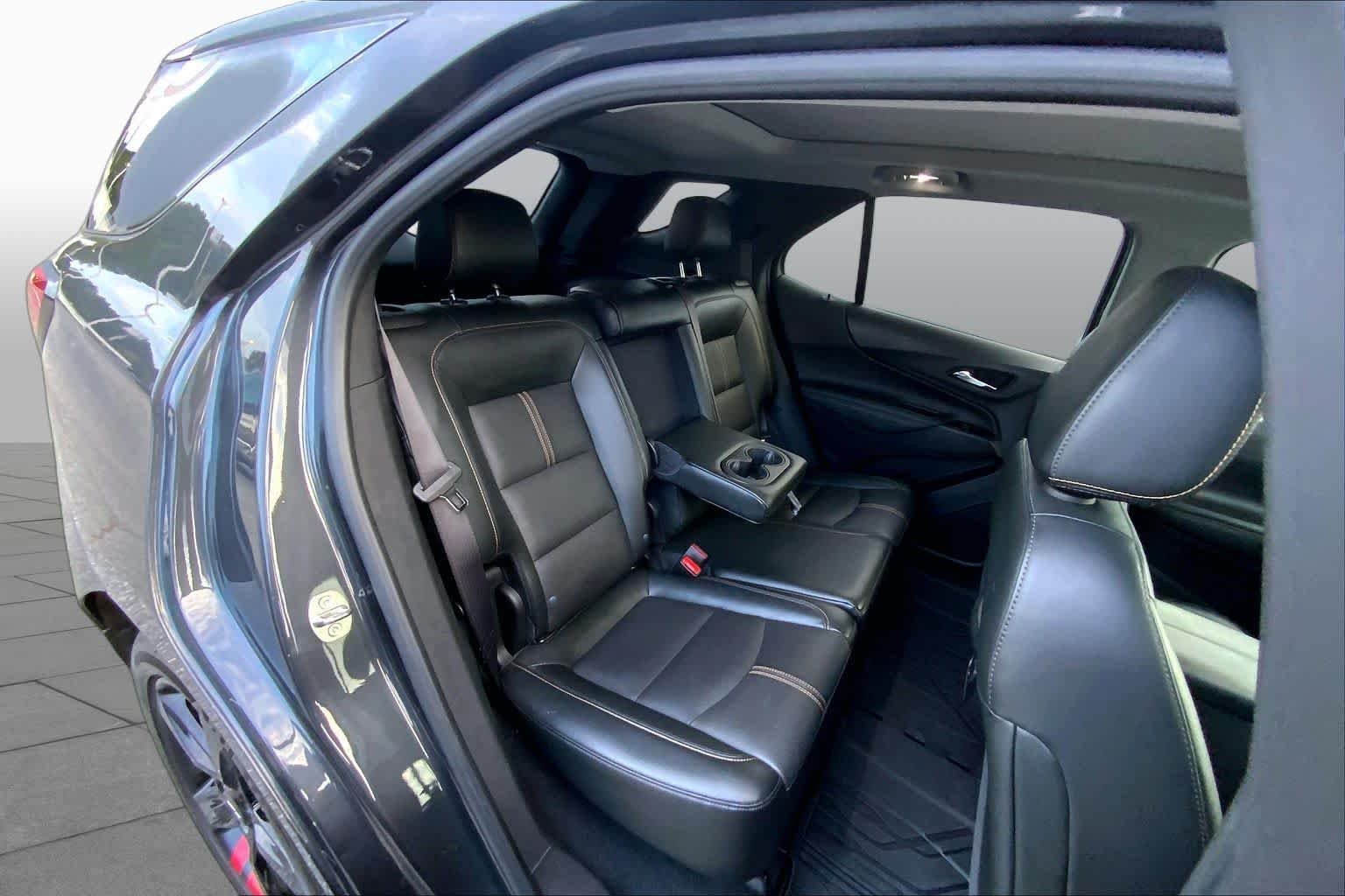 Used 2022 Iron Gray Metallic Chevrolet Premier image 17