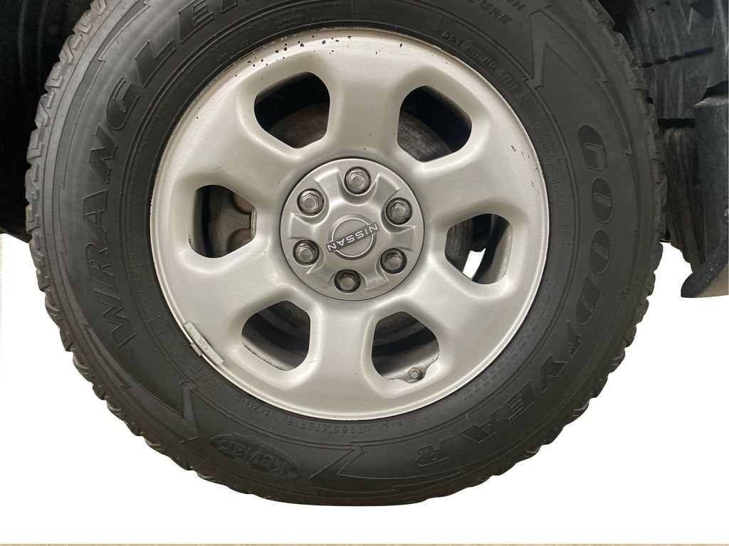 Used 2023 Gray Nissan S image 5