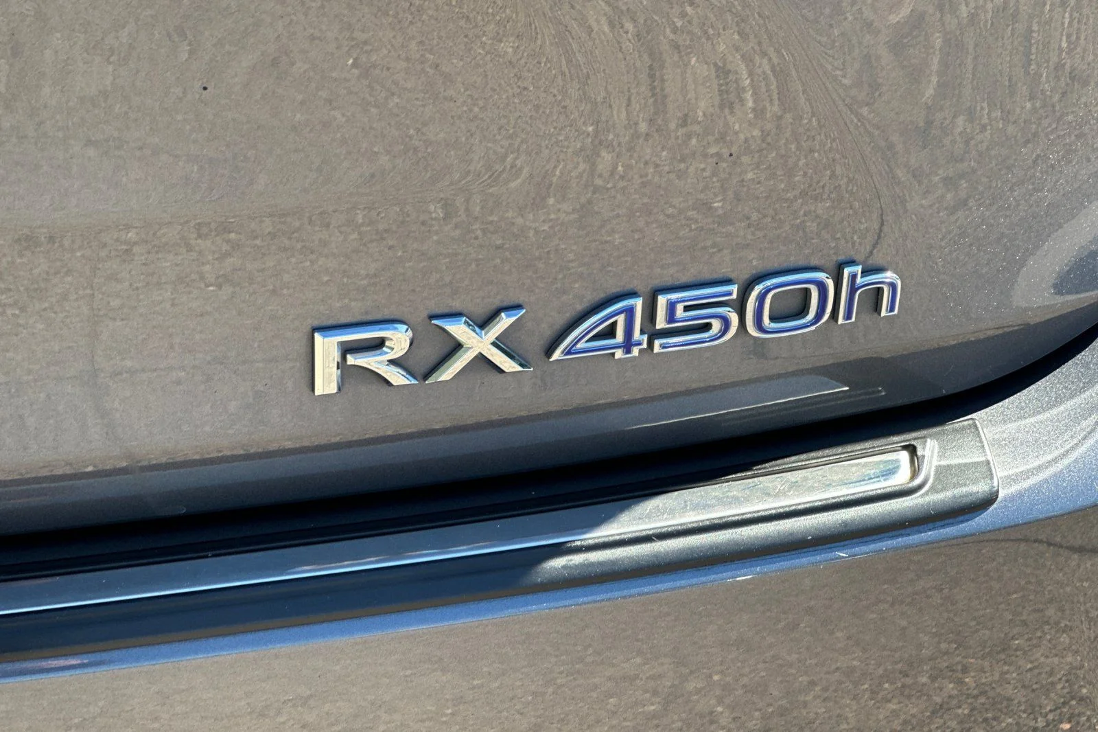 Used 2020 Gray Pearl Lexus 450h image 21