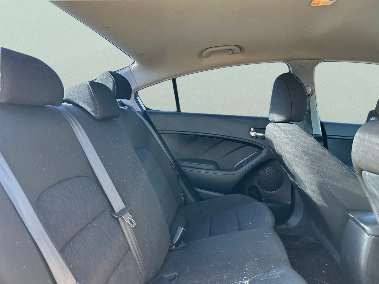 Used 2016 Clear White Kia LX image 12