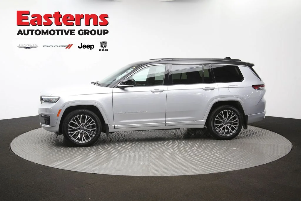 Used 2024 Silver Jeep Summit image 63