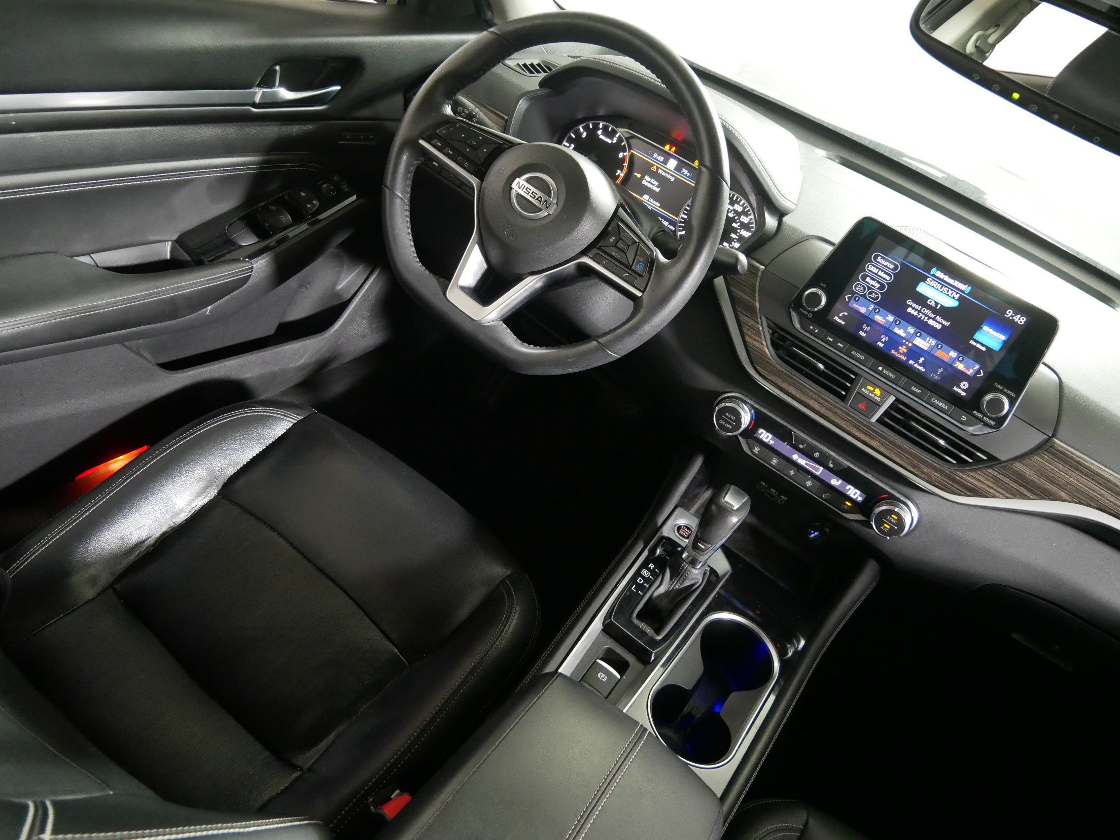Used 2020 Super Black Nissan 2.0 Platinum image 9