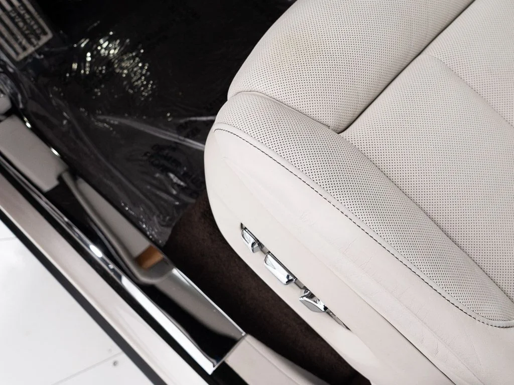 Certified Used 2019 White Sands Rolls-Royce  image 13