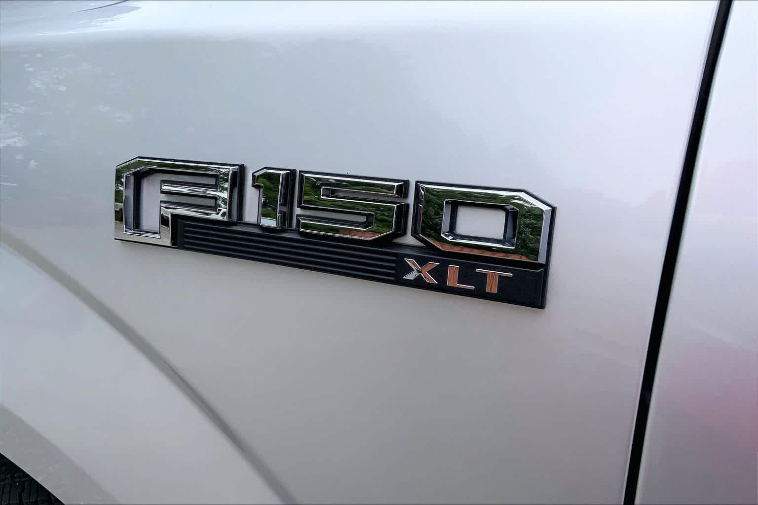 Used 2018 Ingot Silver Ford XLT image 10