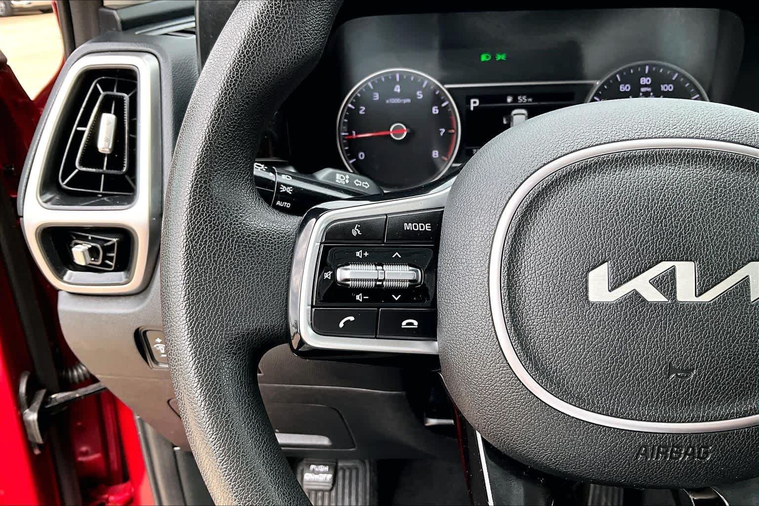 Used 2022 Passion Red Tintcoat Kia LX image 14