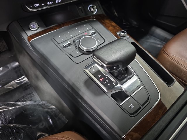 Used 2018 Moonlight Blue Audi 2.0T Premium Plus image 25