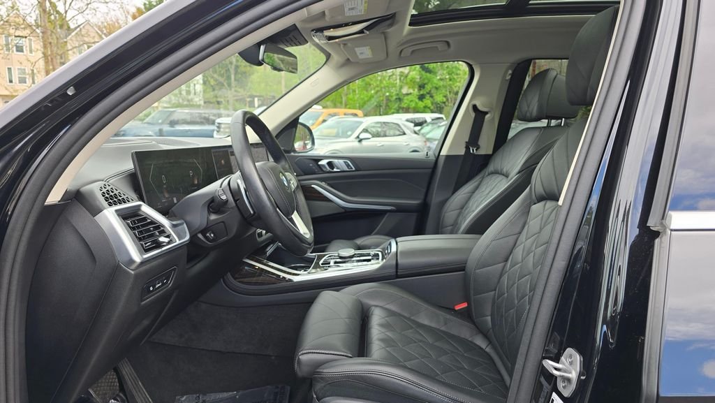 Used 2024 Black Sapphire Metallic BMW xDrive40i image 20