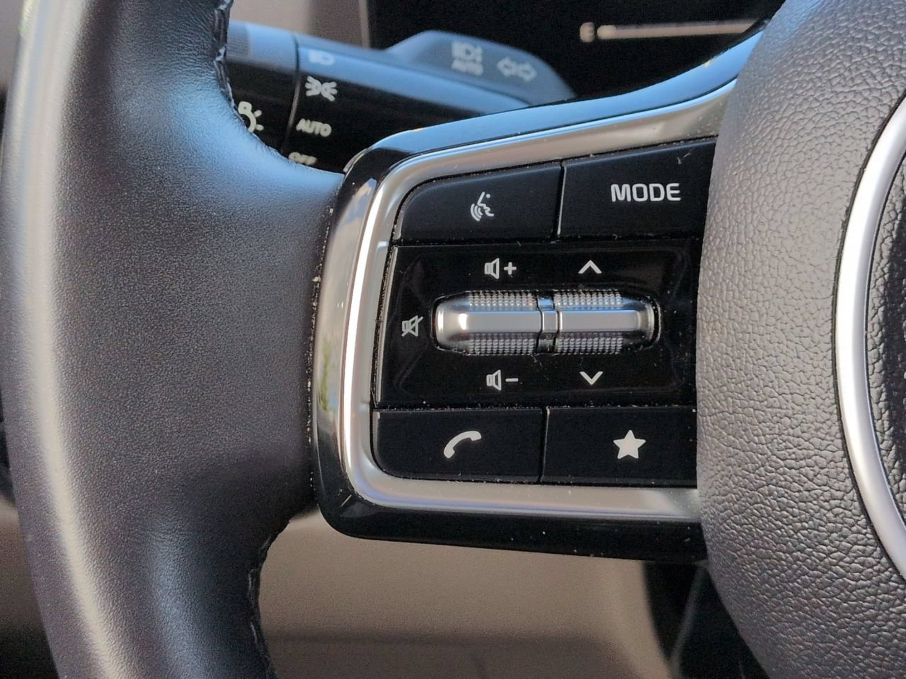 Certified Used 2025 Deep Chroma Blue Kia LXS image 29