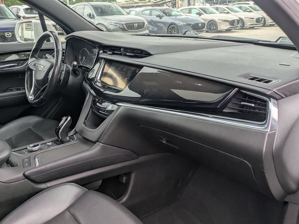 Used 2020 CRYSTAL WHITE TRICOAT Cadillac AWD Sport image 30