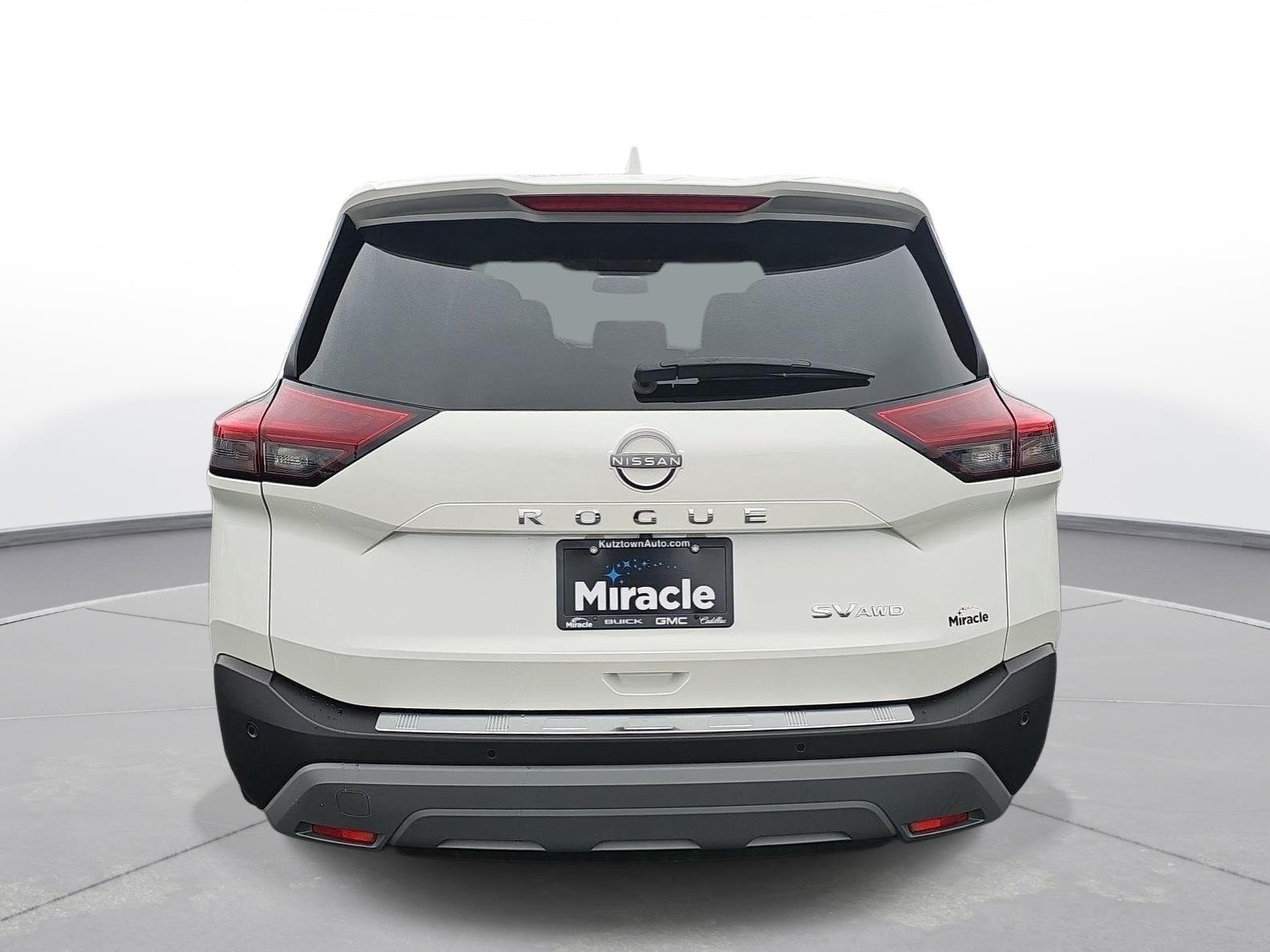 Used 2023 Pearl White Tri Nissan SV image 7