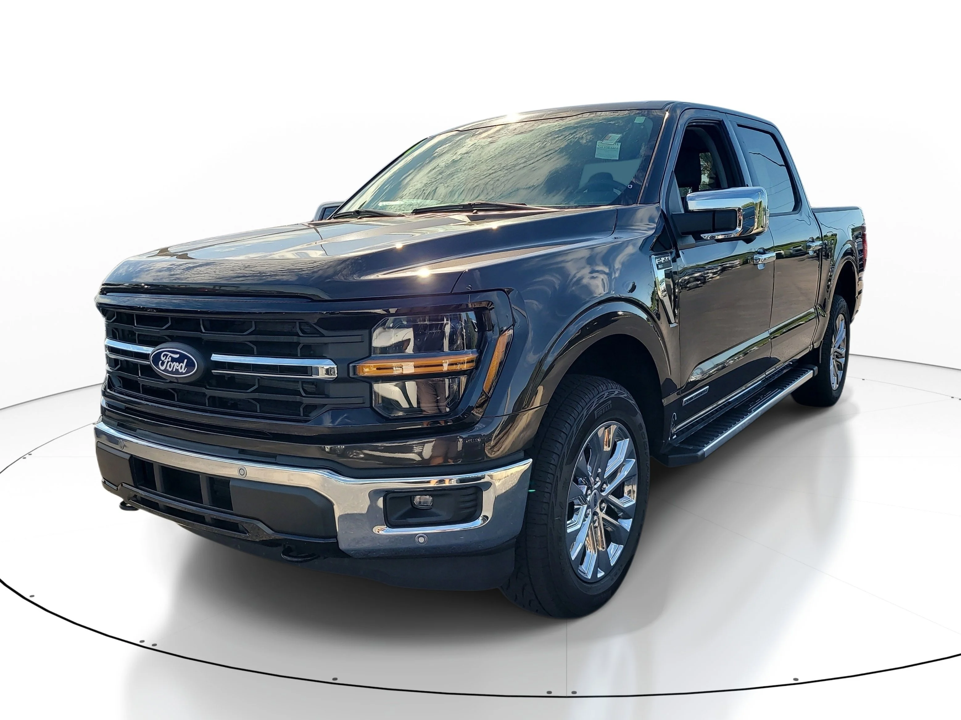 Used 2024 Bronze Metallic Ford XLT image 3