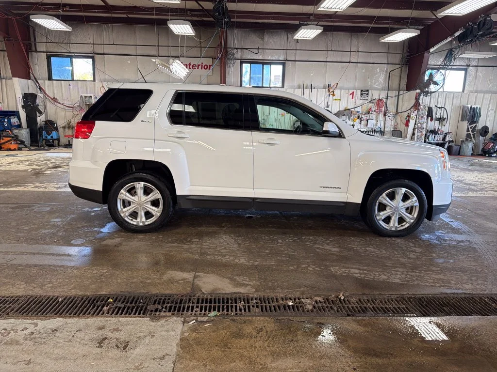 Used 2017 White GMC SLE-1 image 6