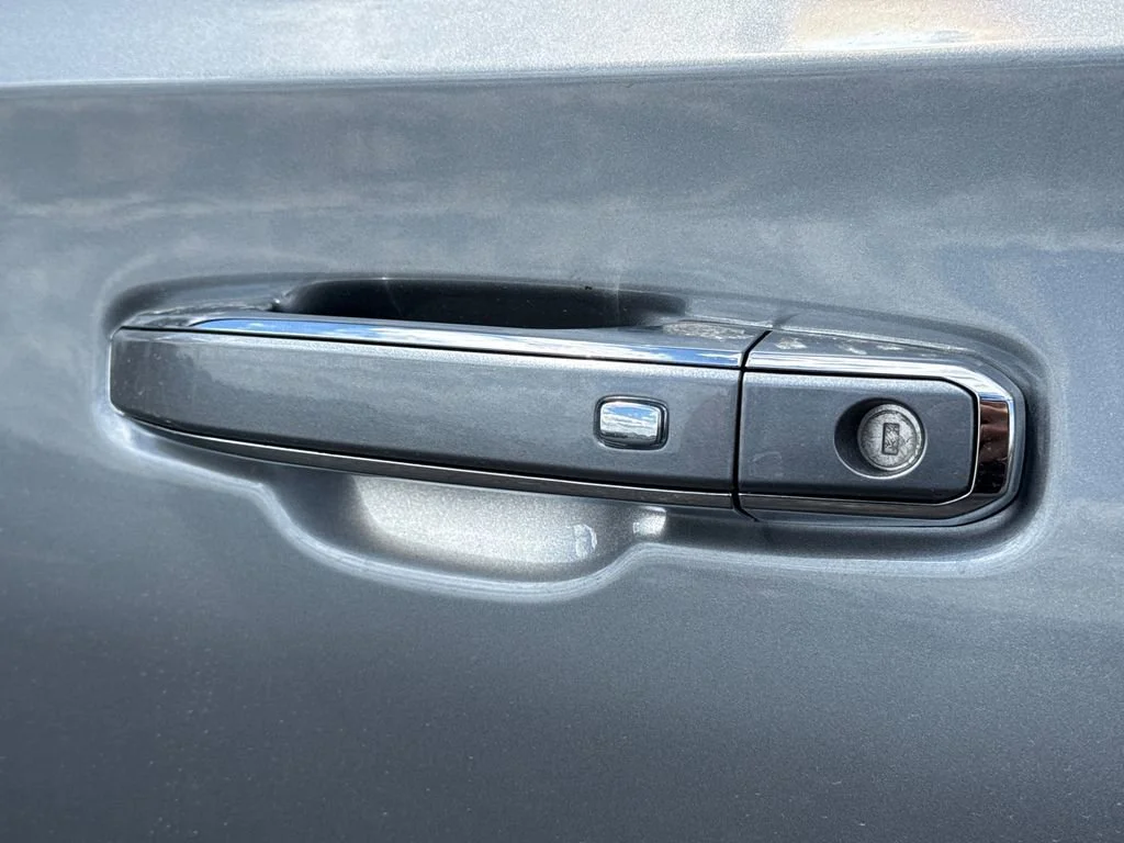2026 GMC Yukon XL Denali Ultimate - Photo 15