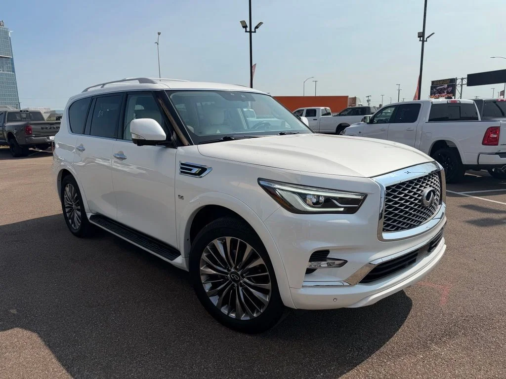 Used 2018 White INFINITI Base image 7