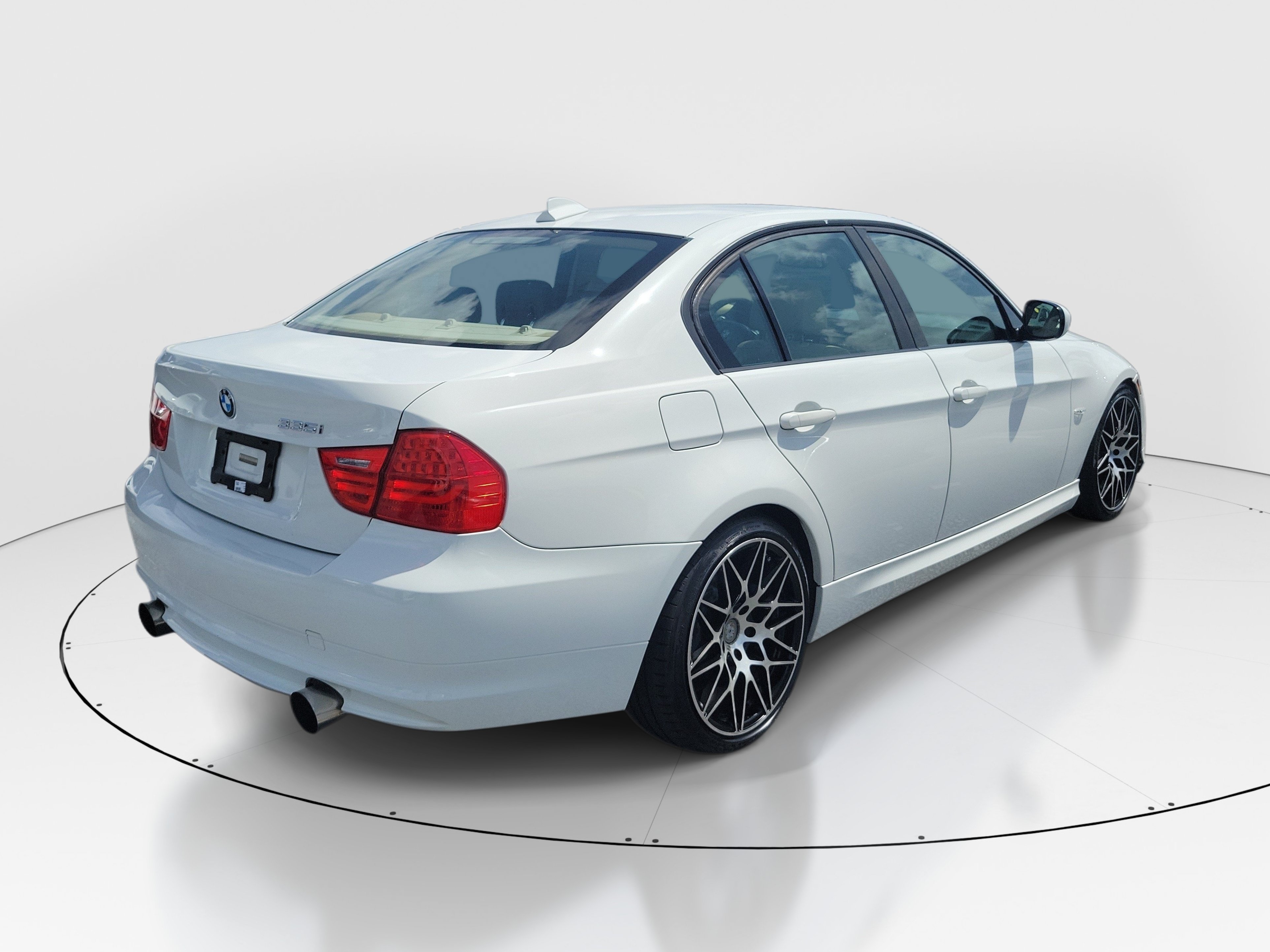 Used 2009 Alpine White BMW 335i image 6