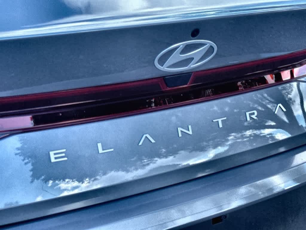 Used 2026 Fluid Metal Hyundai SE image 10