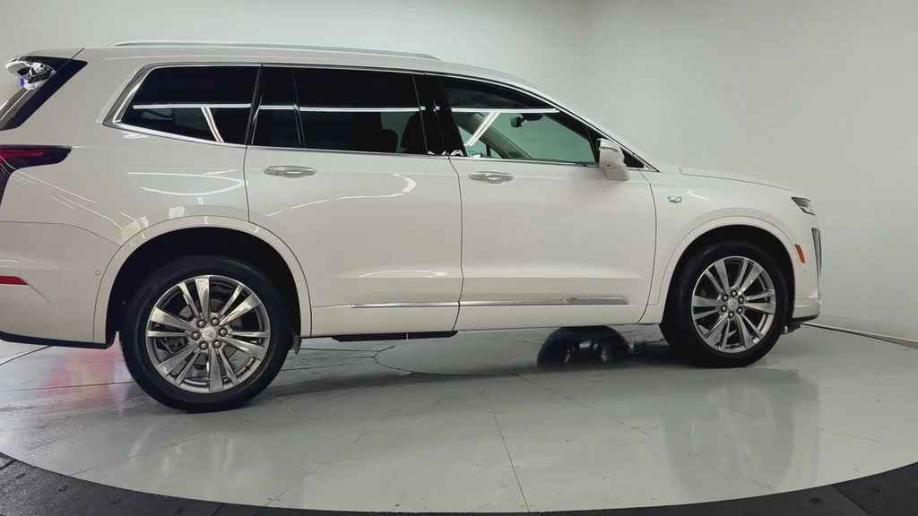 Used 2024 Crystal White Cadillac Premium Luxury image 4