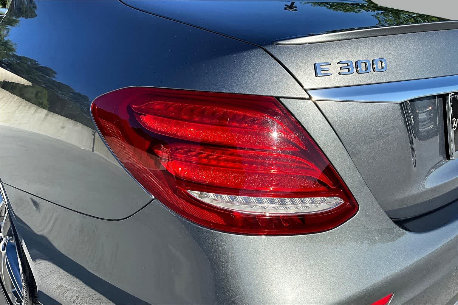 Used 2019 Selenite Grey Metallic Mercedes-Benz E 300 image 28
