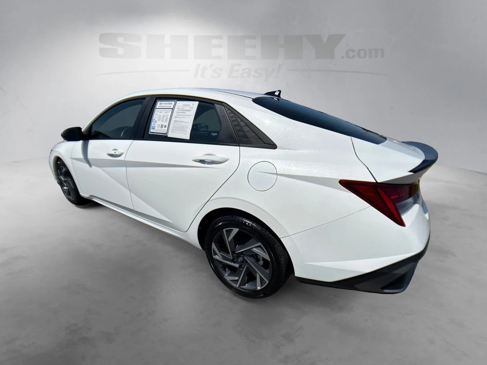 Used 2025 White Hyundai SEL Sport image 16