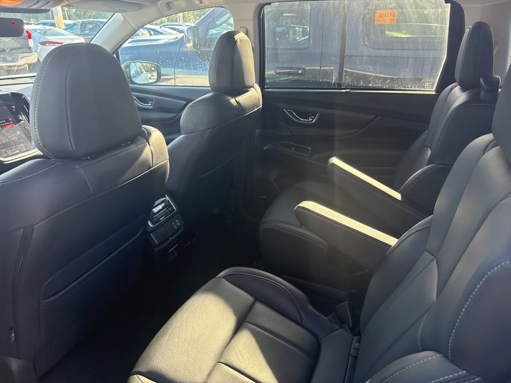 Used 2023 Crystal White Pearl Subaru Limited image 4