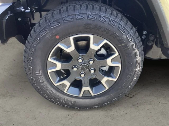 New 2026 41 Jeep 4-DOOR SAHARA image 15