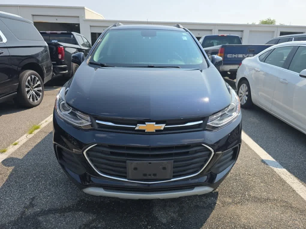 Used 2022 Midnight Blue Metallic Chevrolet LT image 2