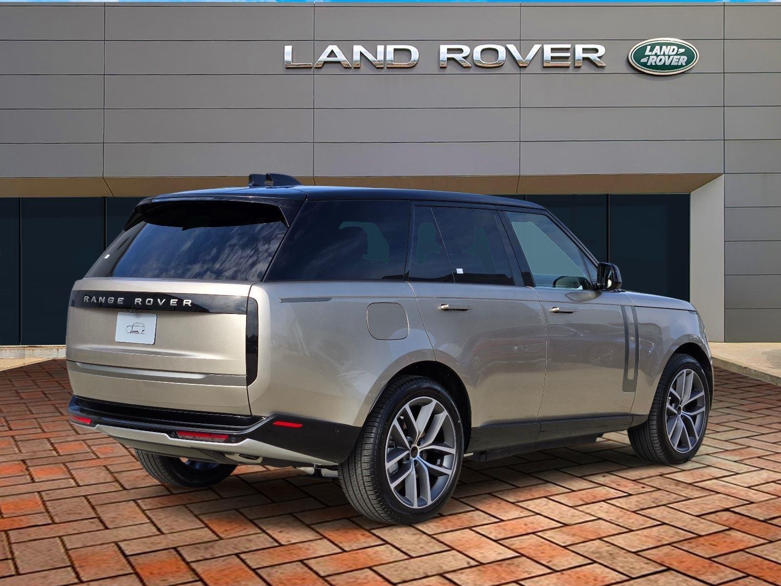 New 2026 Batumi Gold LAND ROVER SE PHEV image 6