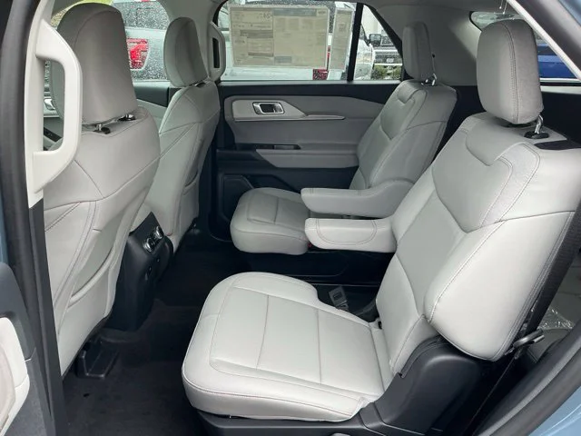 New 2026 Vapor Blue Metallic Ford Active image 24