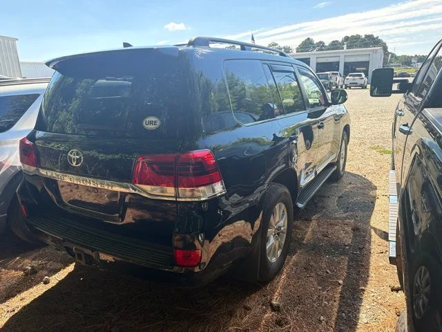 Used 2017  Toyota Base image 10